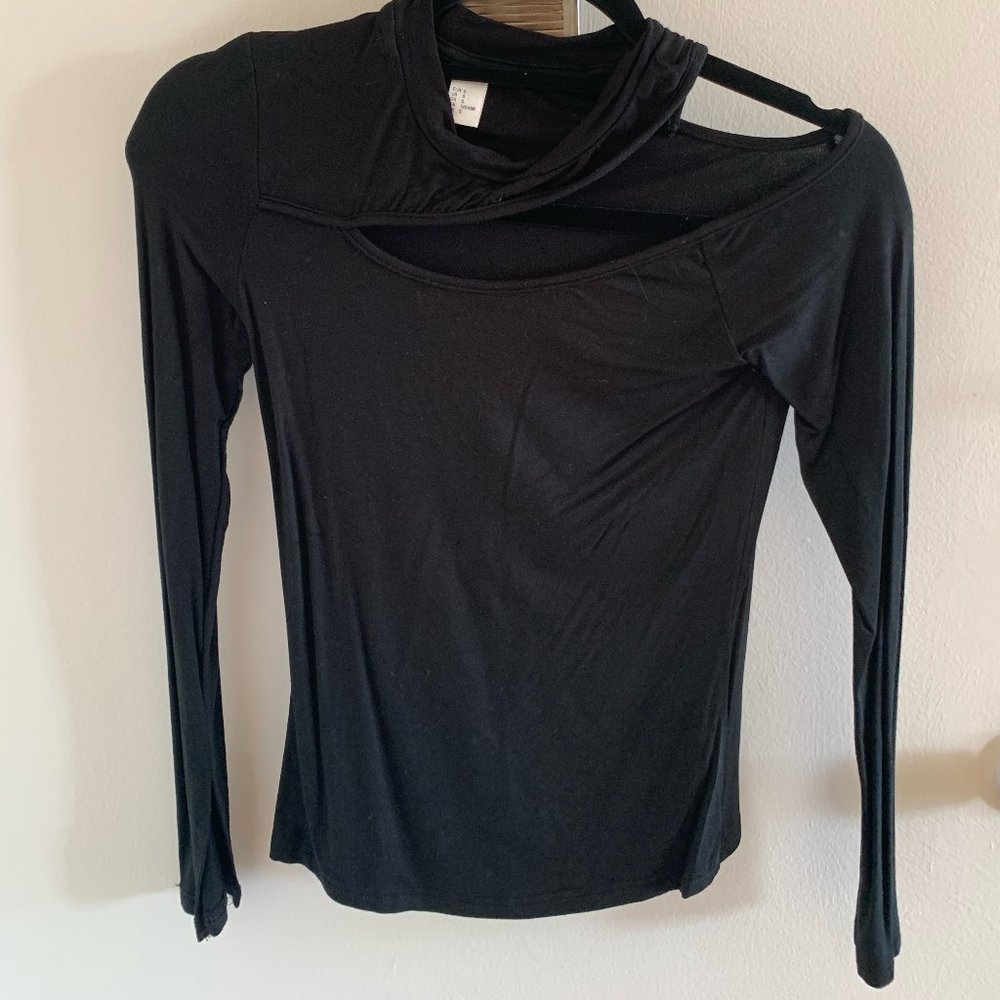 H&M Black Longsleeve Cut Out Top